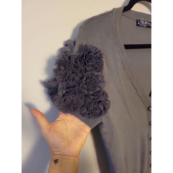 Twelve LA Grey Cardigan Sweater Sz M Fitted V-neck  Flower Embellished - Picture 3 of 7